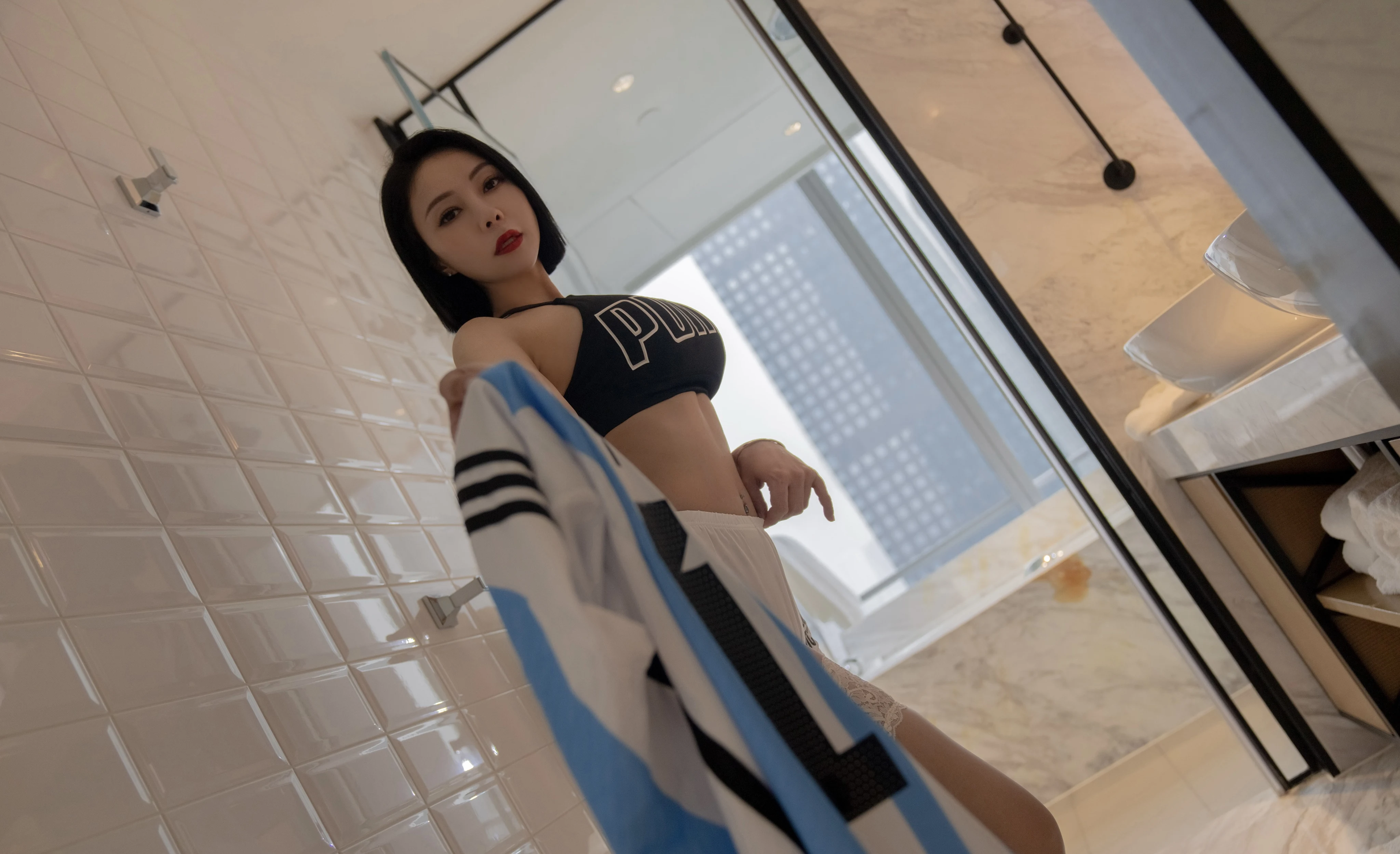 果儿Victoria – 浴室足球 28P